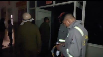 Fierce fire broke out in the district hospital of Mathura patients were taken out