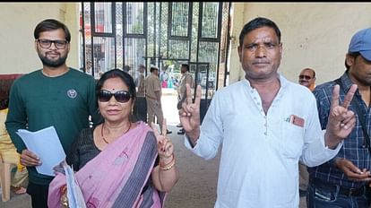 UP Nikay Chunav 2023: झांसी में भाजपा में बगावत, पूर्व महापौर किरण वर्मा ने भी दाखिल किया पर्चा UP Nikay Chunav 2023: Rebellion in BJP in Jhansi, former Mayor Kiran Verma also filed form