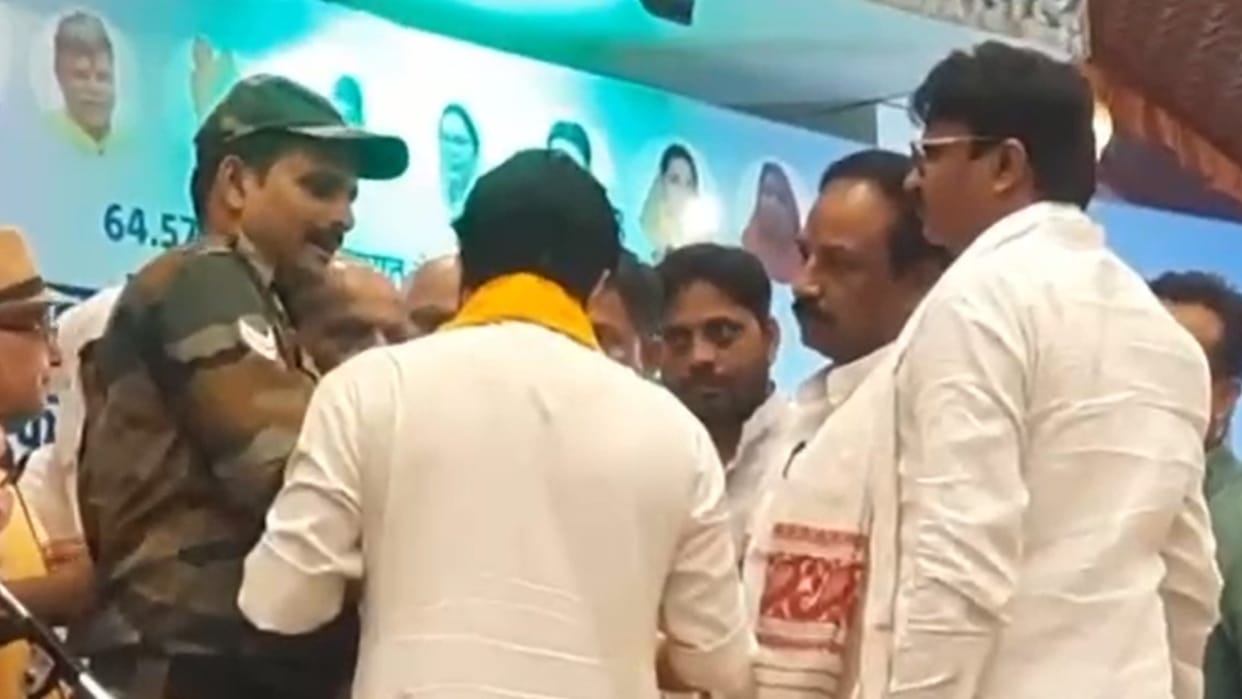 Threatened ex-serviceman in the name of Scindia, serious allegations against BJP leader