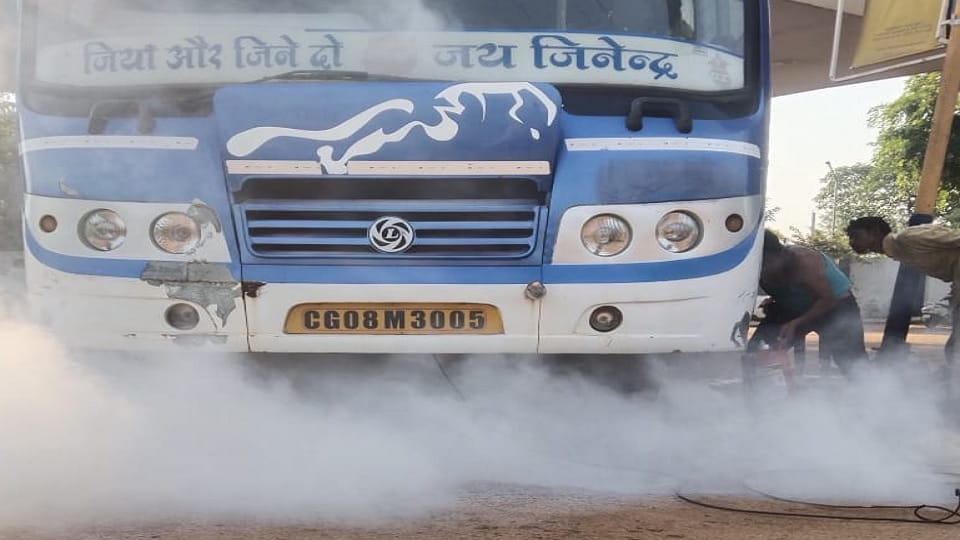 Bus caught fire while filling oil at petrol pump