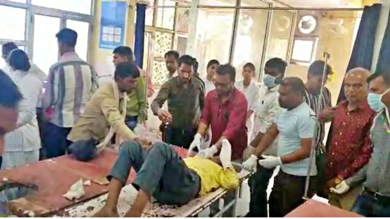 Two people died in an accident due to bus overturning on Ajmer-Bhilwara road
