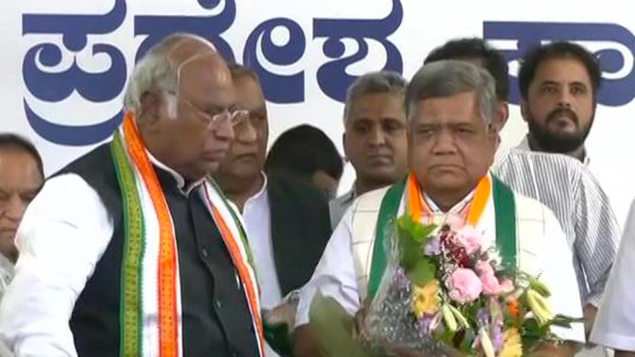 Karnataka election jagadish shettar in congress office bengaluru joins bjp news updates