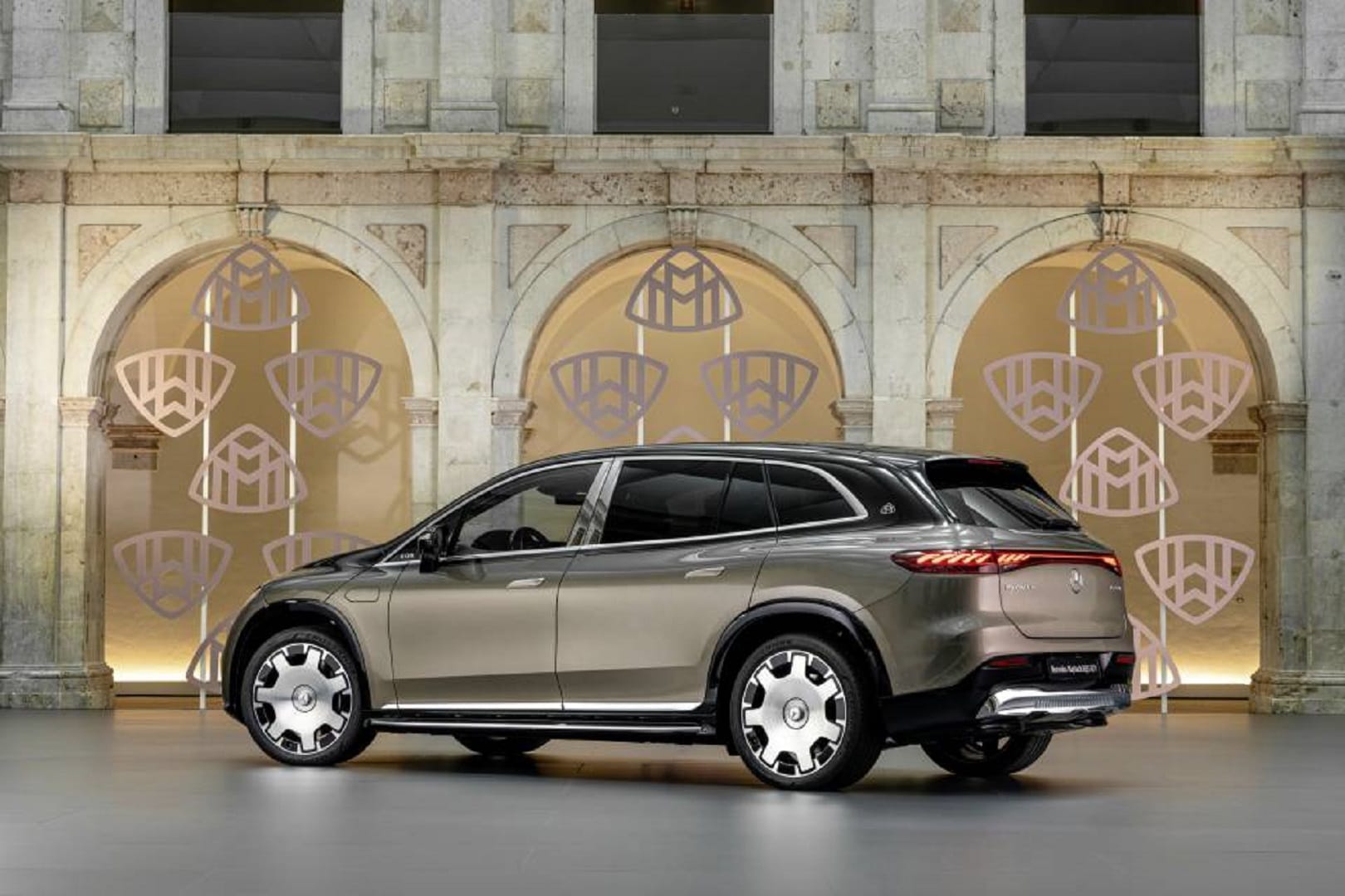 Mercedes-Maybach EQS 680 Electric SUV Unveiled Know Range Features Specs