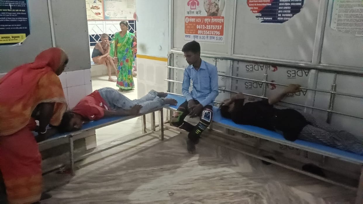 one party barged into house and thrashed entire family for not depositing bank installment in Begusarai