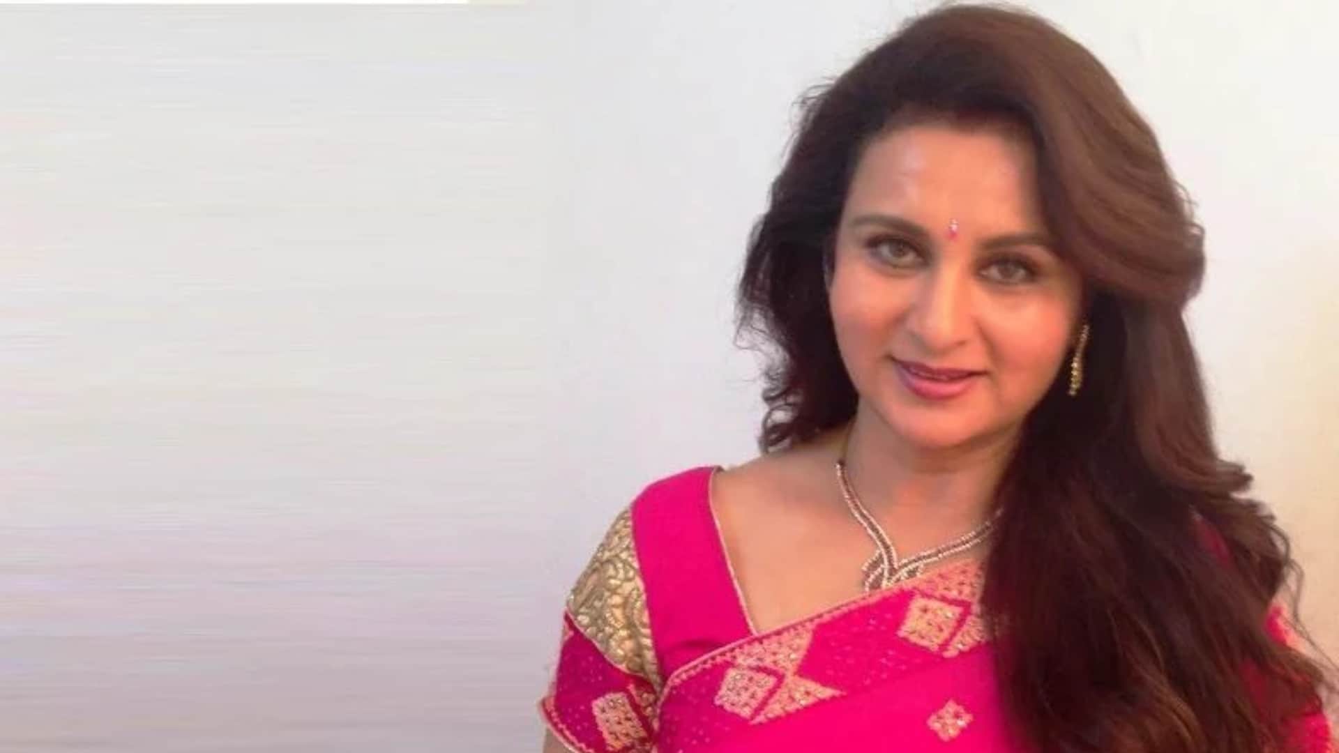 Poonam Dhillon Birthday special Known Unknown Fact about Actress Life and career