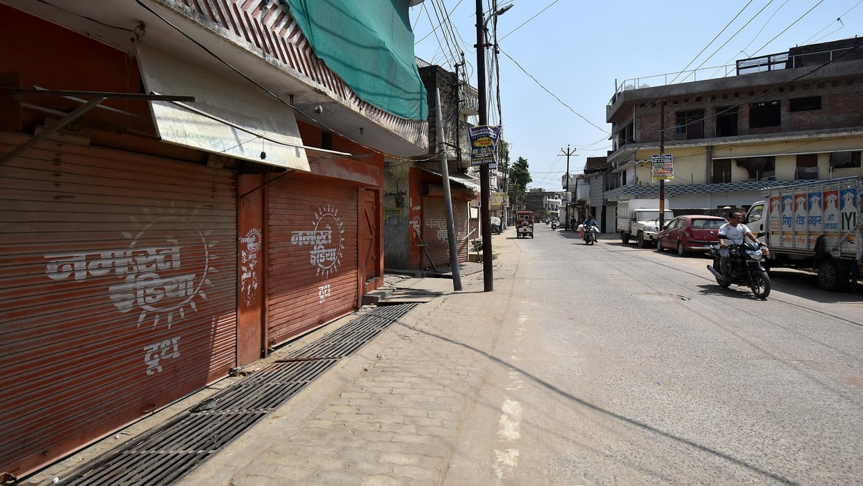 Loss of seven hundred crores in two days due to stoppage of internet service, car, food booking and