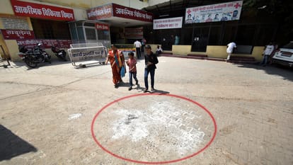 Loss of seven hundred crores in two days due to stoppage of internet service, car, food booking and
