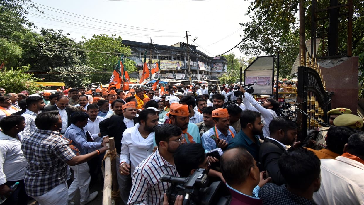 Body elections: 22 candidates nominated for mayor, candidates arrived with supporters