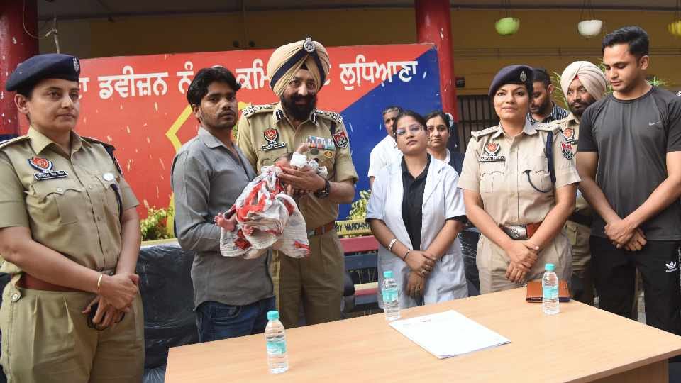 Police arrested couple in child theft case in Ludhiana
