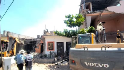 Ratlam: Uncle's bulldozer again, illegal construction of land for murder accused