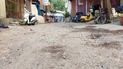 overflowing drains and broken roads in many vards of Bareilly