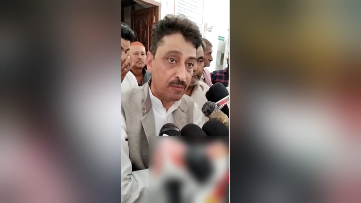 Saharanpur: BSP leader Imran Masood has given an application to the DM for cancel the action
