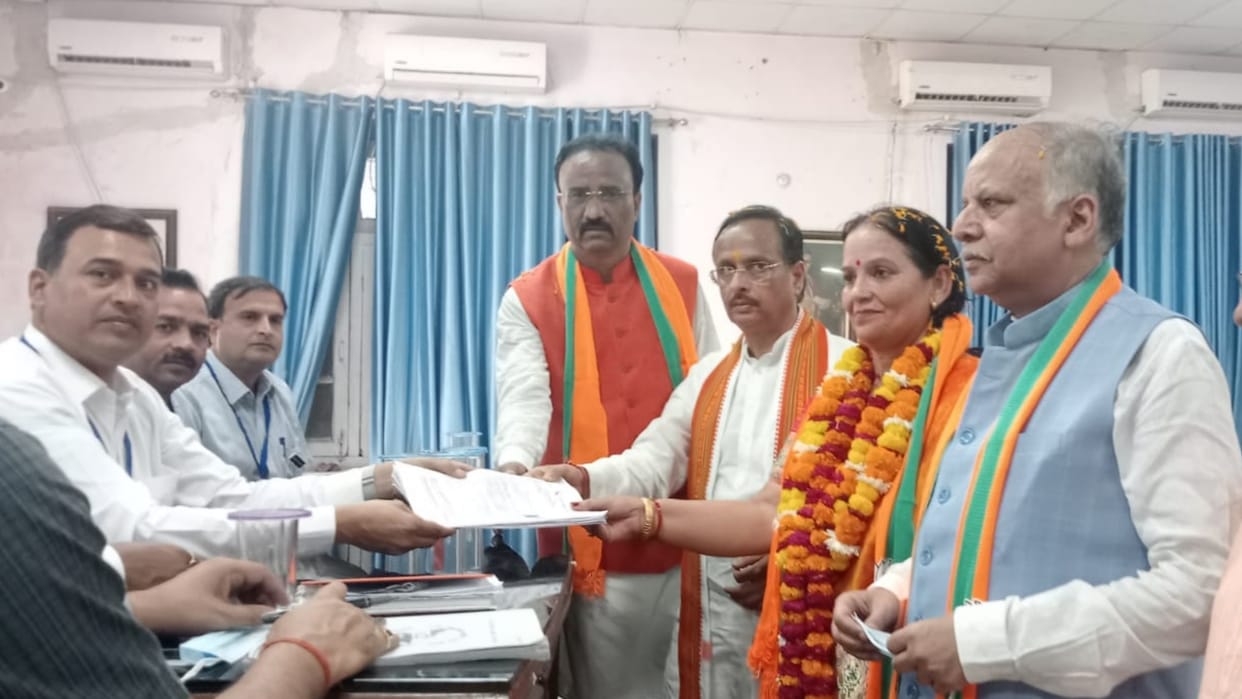 Lucknow mayor post candidates filed nomination.