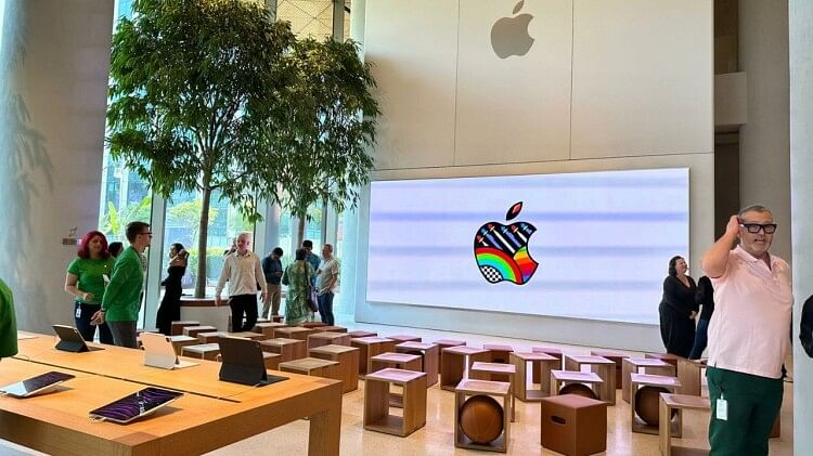 india first Apple store open in Mumbai BKC to open for customers Details Here