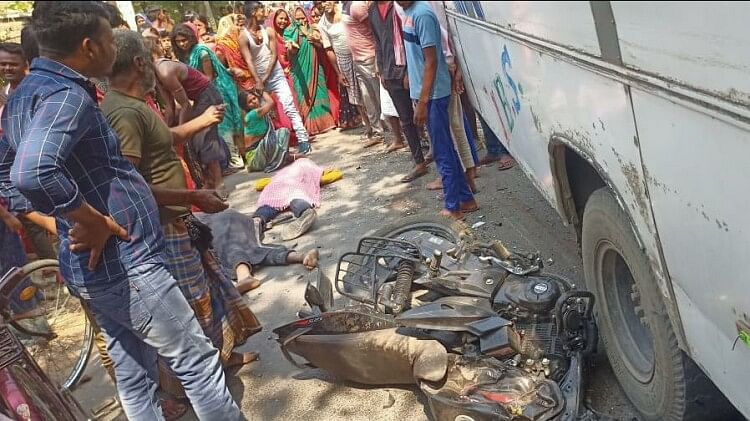 Bihar News Road Accident In Begusarai Speeding Bus Crushed Two Youths Both Died Protest In 8325