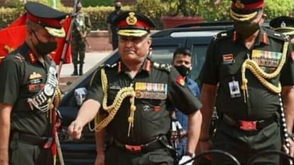 Commanders Conference: चीन, पाकिस्तान से सुरक्षा चुनौतियों पर मंथन, रक्षा मंत्री भी बैठक को करेंगे संबोधित Army Commanders Conference amid security threat with China Pakistan General Manoj Pande Defence Minister CDS