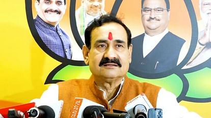 MP News:बजरंग दल पर दिग्विजय के बयान पर नरोत्तम मिश्रा का तंज, बोले कुछ लोगों का आई फ्लू अब ठीक हो रहा है MP News: Narottam Mishra's taunt on Digvijay's statement on Bajrang Dal, said some people's eye flu is getting