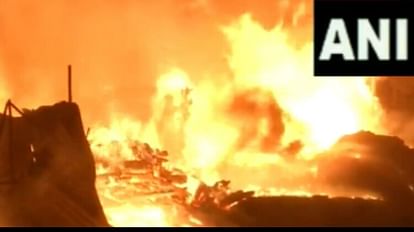 Mumbai Massive fire broke out at a scrap compound in Mankhurd area