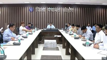 MP: लाड़ली बहना योजना का लक्ष्य पूरा नहीं होने पर CMO का वेतन कटेगा, कलेक्टर ने 20 अप्रैल तक काम पूरा करने कहा CMO salary will be cut if the target of Ladli Bahna Yojana is not met