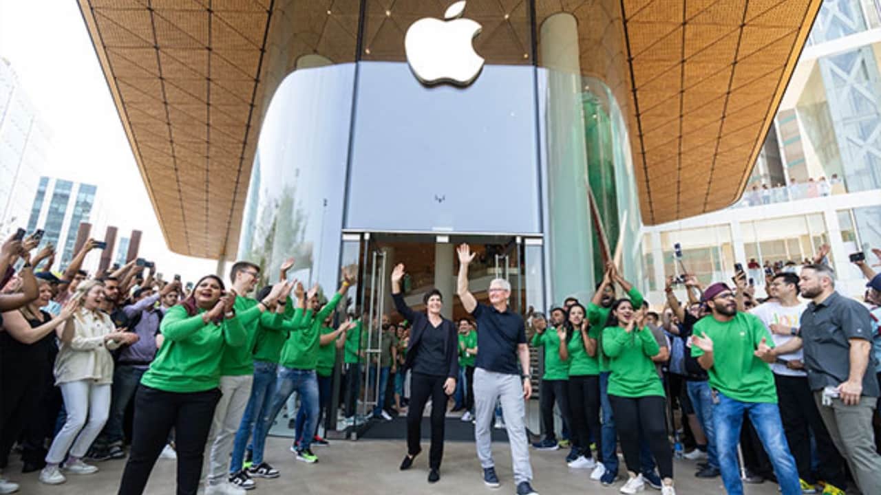 Tim Cook Lifestyle Apple CEO tim cook total net worth monthly income