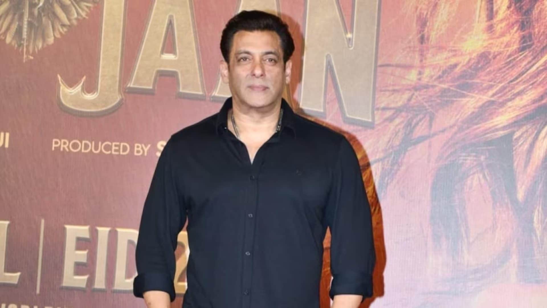 Top Most Highest Tax Payers of Bollywood From Shah Rukh Khan to Akshay Kumar