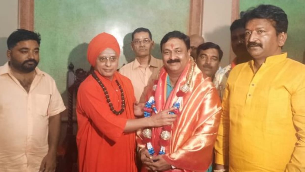 karnataka news update Mahesh Tenginka said Jagadish Shettar has been my guru