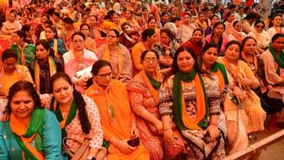 जालंधर में मौजूद भाजपा कार्यकर्ता।