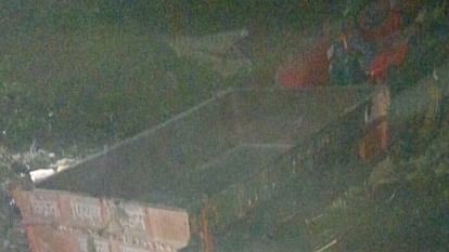 Bihar: पटना में दाह संस्कार करने जा रहे लोगों से भरा ट्रैक्टर 20 फीट गहरे गड्ढे में पलटा, एक की मौत, 18 घायल बिहार: अंतिम संस्कार के लिए जा रहे लोगों से भरा ट्रैक्टर पटना में पलटा, एक की मौत, 18 घायल
