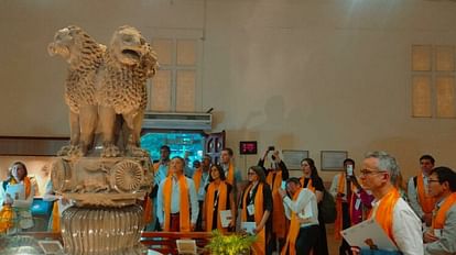 G20 Summit Varanasi: सारनाथ में तपोस्थली देख अभिभूत हुए मेहमान, लोकनृत्य पर जमकर थिरके G20 Summit Varanasi Guests were overwhelmed by seeing Tathagat's abode, danced to Indian music