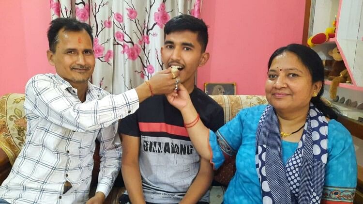 Nda Result:हल्द्वानी के कुशाग्र ने उत्तराखंड का नाम किया रोशन, पाई ऑल इंडिया दूसरी रैंक - Nda Result 2023: Uttarakhand Boy Kushagra Secure All India Second Rank - Amar Ujala Hindi News Live