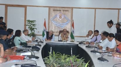 Chardham Yatra: आपदा की स्थिति में समन्वय बनाकर निपटेंगे सभी विभाग, कल होगी मॉकड्रिल Chardham Yatra: In case of disaster all departments will coordinate and deal with it