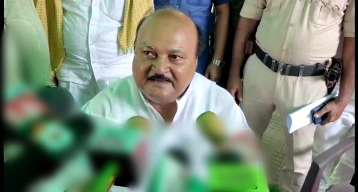 Bihar: The question On the beating of the female officer, the mining minister got angry, NCW sought answer