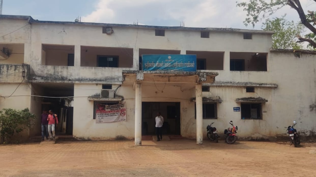 punches abused kawardha SDM for demanding OBC sarpanch on reserved seat for SC