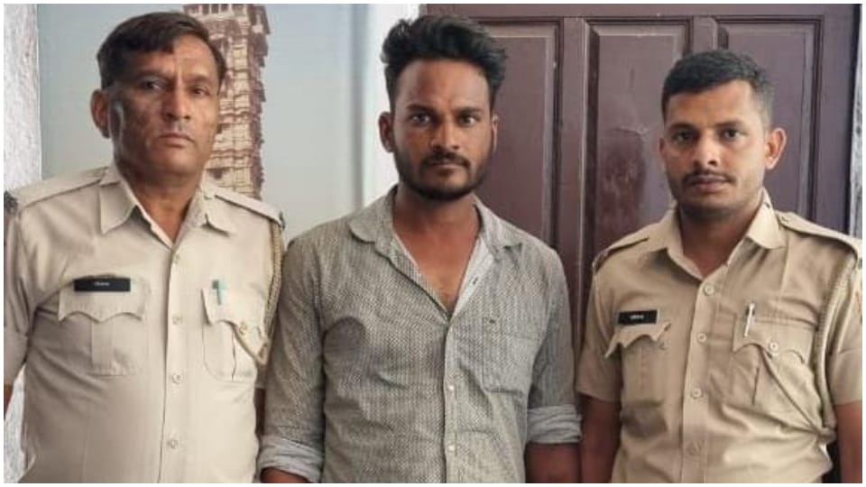 Chittorgarh prize criminal Ladu Lal Bhambi arrested 11 cases including attempt to murder and mutiny registered