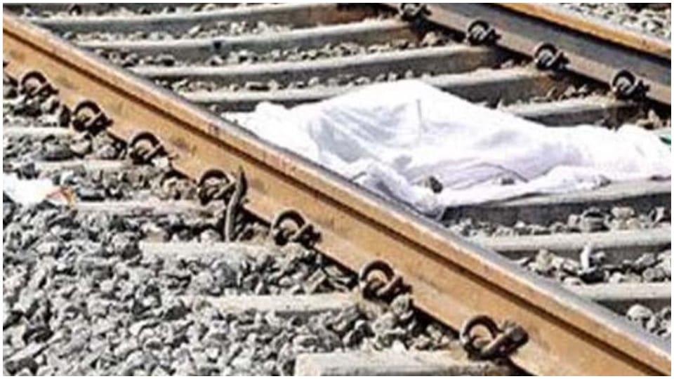 A young man and a girl committed suicide after being cut off from a train in Panchkula