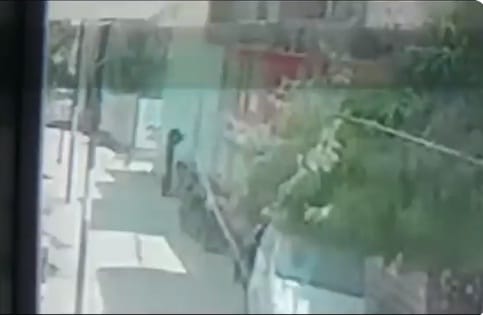 Kanpur Crime, Video of young man wearing burqa viral, worn out of bag, police searched CCTV