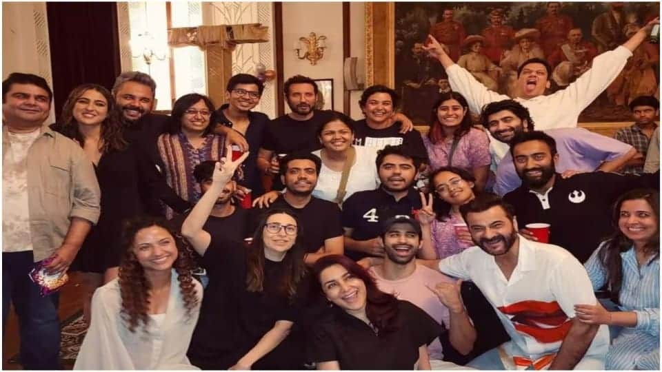 Sara Ali Khan Karisma Kapoor Vijay Varma Sanjay Kapoor wrap up Homi Adajania Murder Mubarak