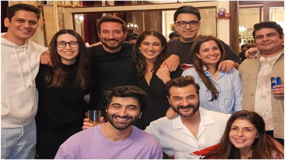 Sara Ali Khan Karisma Kapoor Vijay Varma Sanjay Kapoor wrap up Homi Adajania Murder Mubarak