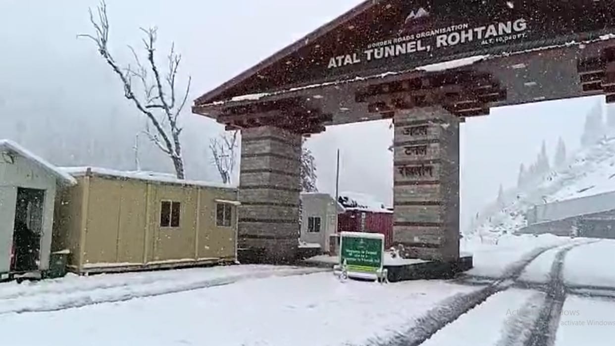 himachal weather fress snowfall in atal tunnel rohtang rain in shimla and plain areas