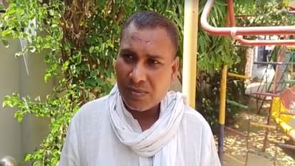 Prayagraj Tricolor hoisted on the grave of Mafia Atiq and Ashraf, police detained