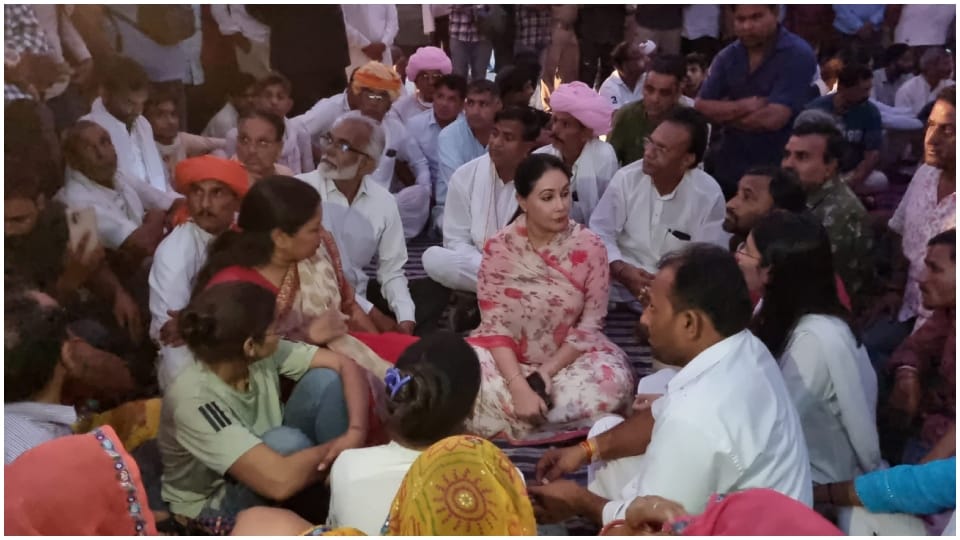 Ramprasad Meena suicide case from the relatives of the deceased BJP MP Diya Kumari and Kirorilal Meena met