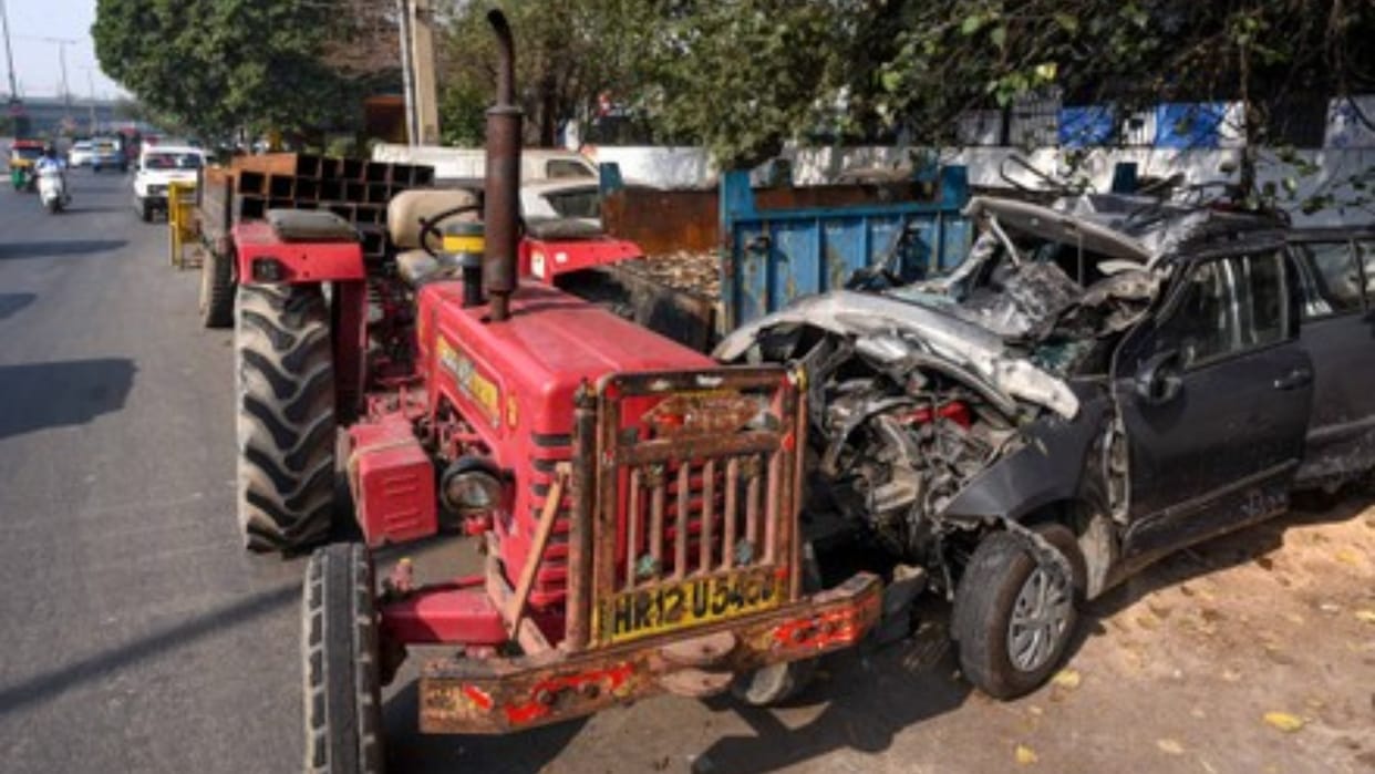 Road Accident: Car collided with tractor and trolley on Rajkot-Jamnagar highway, four including driver died