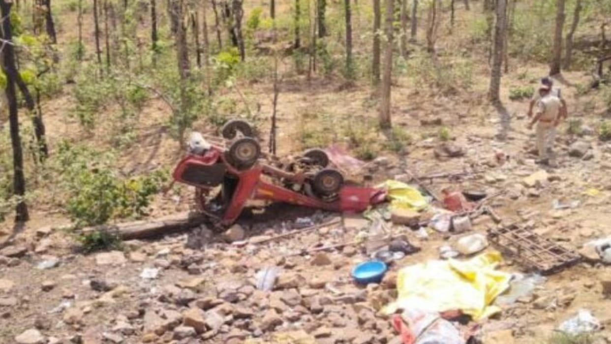 Sehore: Accident on Obaidullaganj-Salkanpur highway, three women killed due to overturning of loading