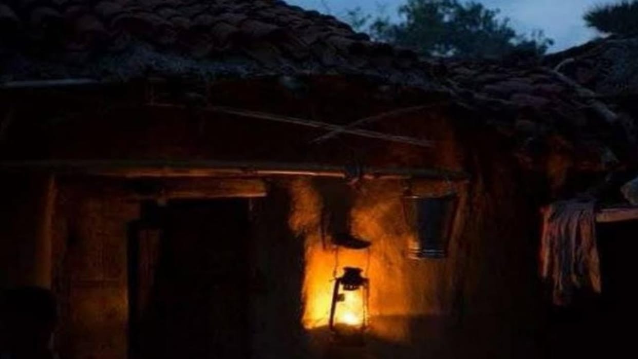 Village Guradia Gurjar immersed in darkness for six months in Ujjain, problem not solved even by CM helpline