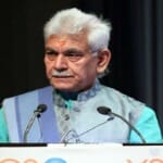 जम्मू विवि में आयोजित कार्यक्रम के दौरान एलजी मनोज सिन्हा