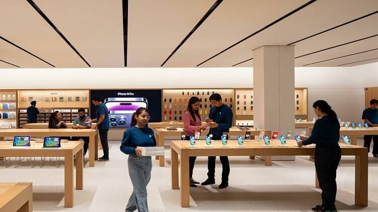 Apple store saket to open today tim took may visit delhi all see inside picures