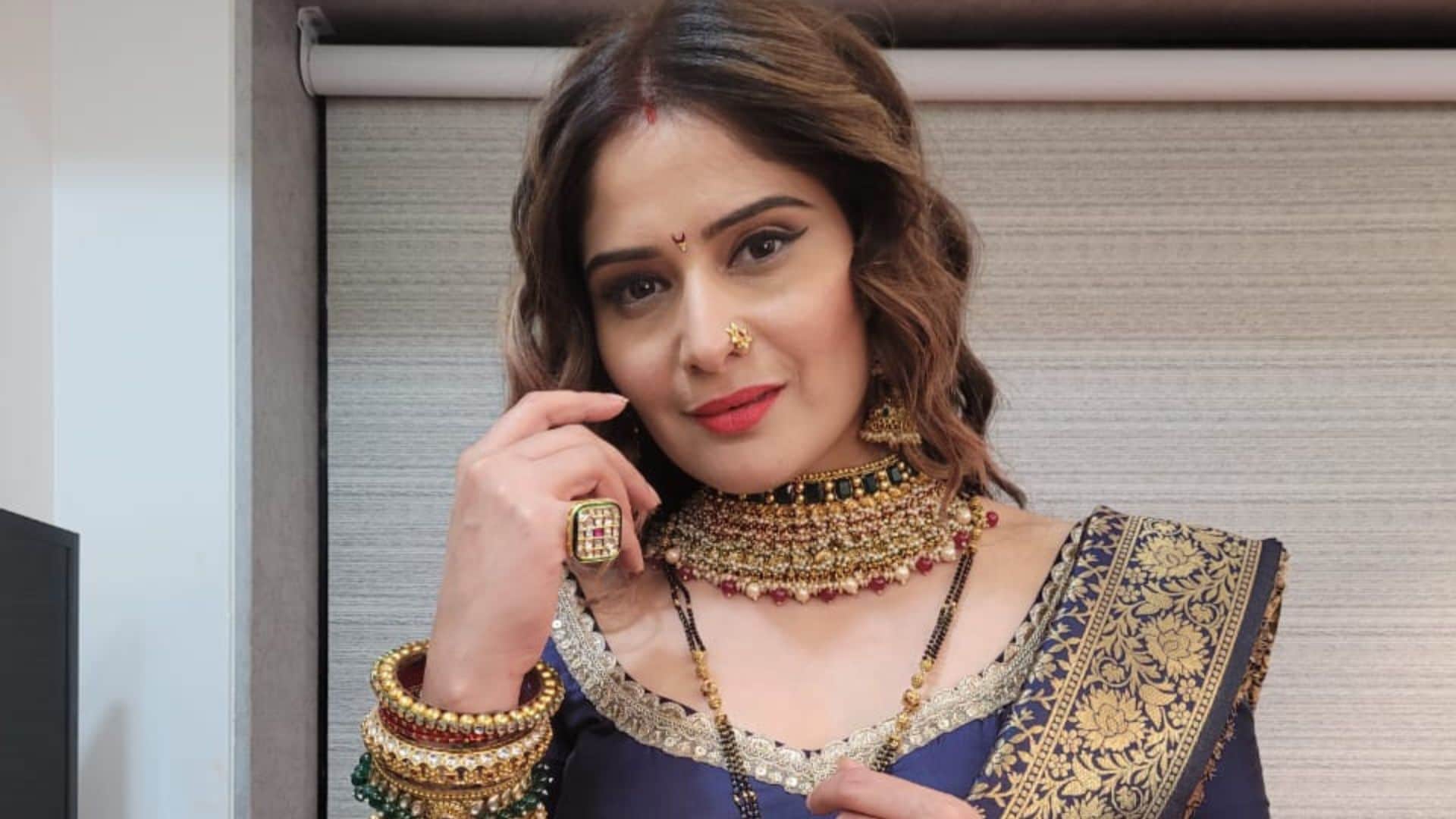 Bigg Boss Fame Arti Singh gets six stitches as she injures her hand at a Mumbai restaurant