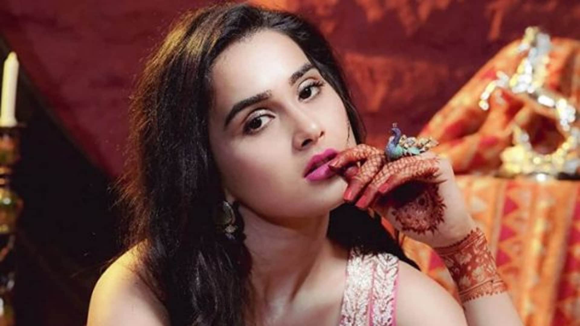 Garmi Starrer Anushka Kaushik said While Shooting For Web Series She Felt Late Actor Irrfan Khan on Set