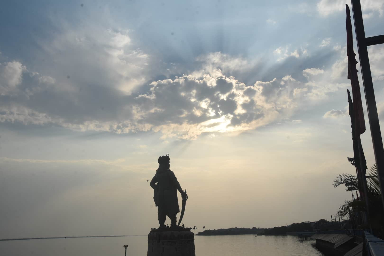 भोपाल में दिनभर बादल बने रहे।