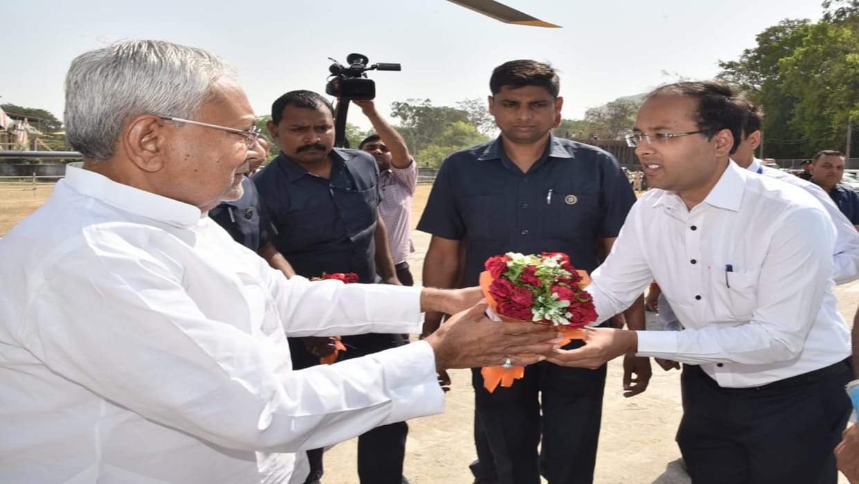 CM took aerial survey of fire on Vaibhargiri mountain in Rajgir, meeting with officials in RICC
